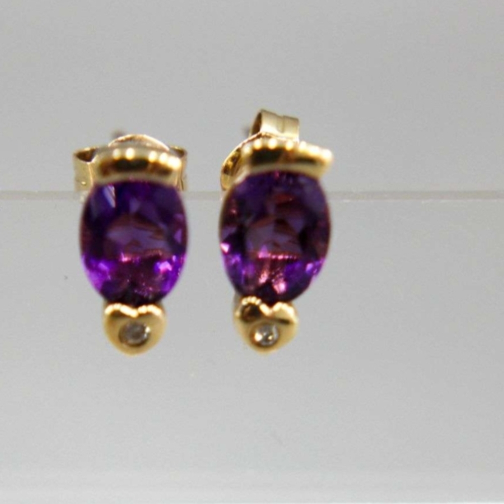 Elegant 14kt  Gold Diamond and Purple Stud Earrings